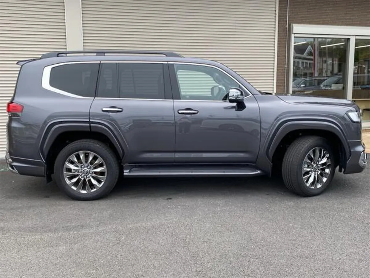 2025 Toyota Landcruiser LC300 Amazon ZX 3.3 Diesel - Image 3