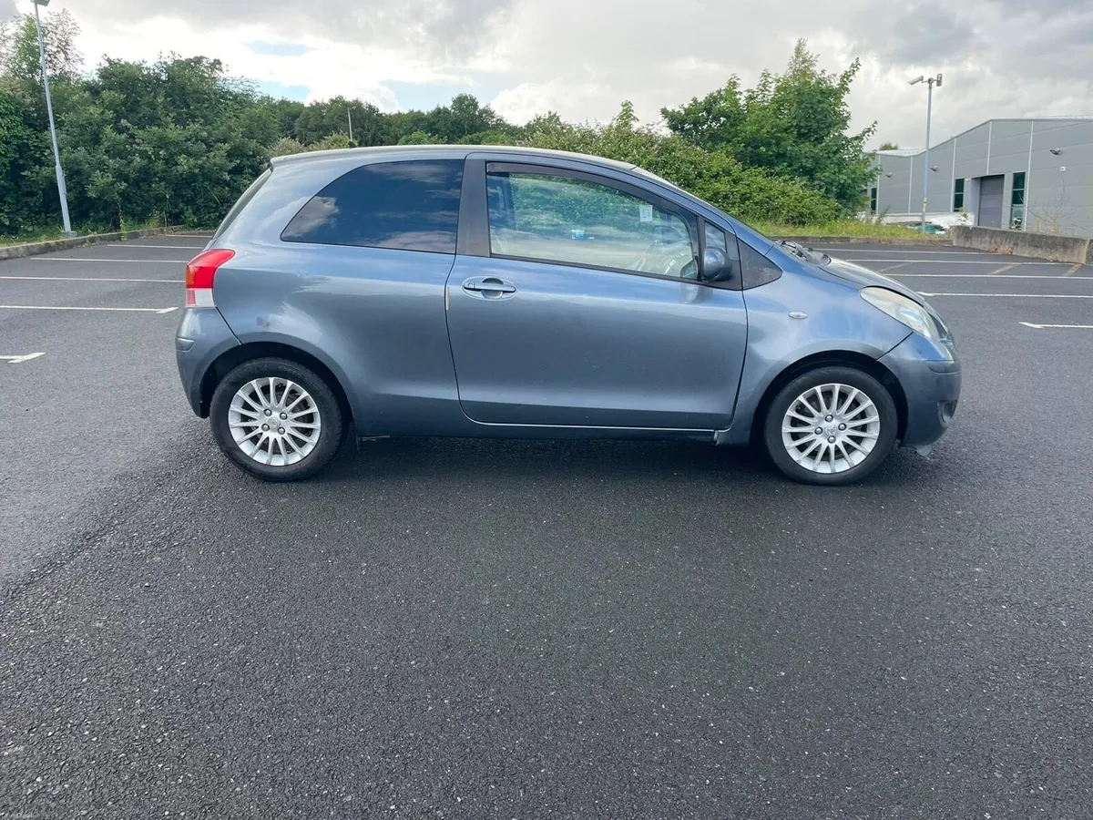 2009 Toyota Yaris - Image 4