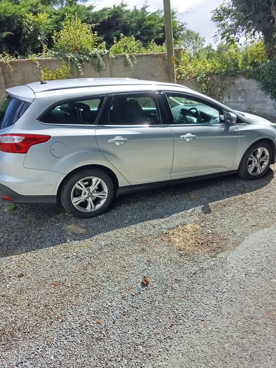 131 Ford Focus Estate 1.6 dsl, nct 8/27 tax 10/26 - Image 4