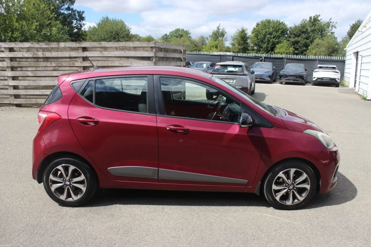 Hyundai i10 1.0 Premium - TENDER 25 - GRINDING IN - Image 2