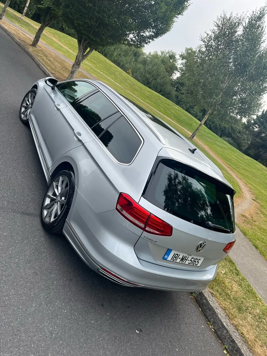 Volkswagen Passat 2018 - Image 2