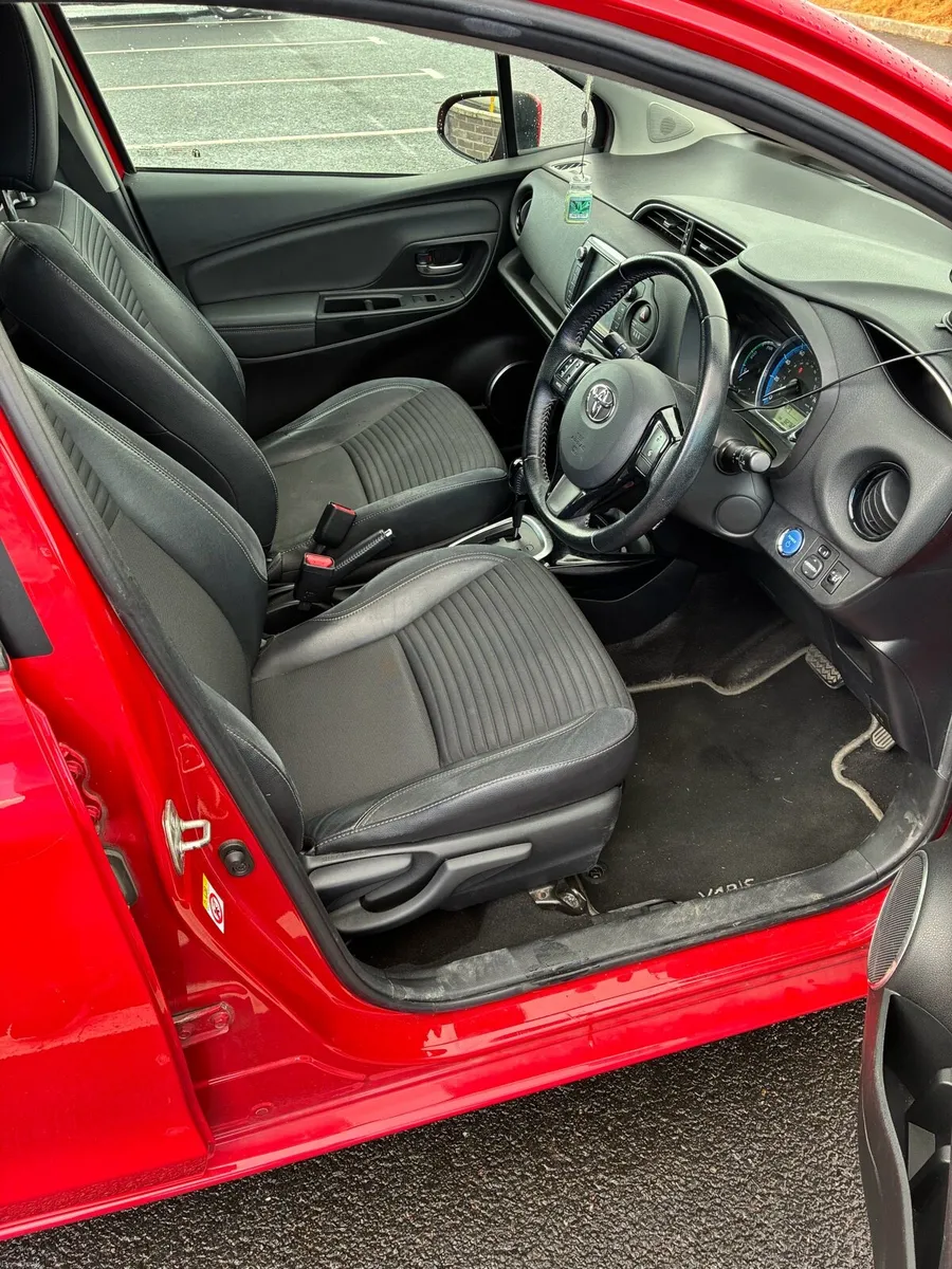 Toyota Yaris 1.5 Petrol Hybrid Excel Automatic - Image 6