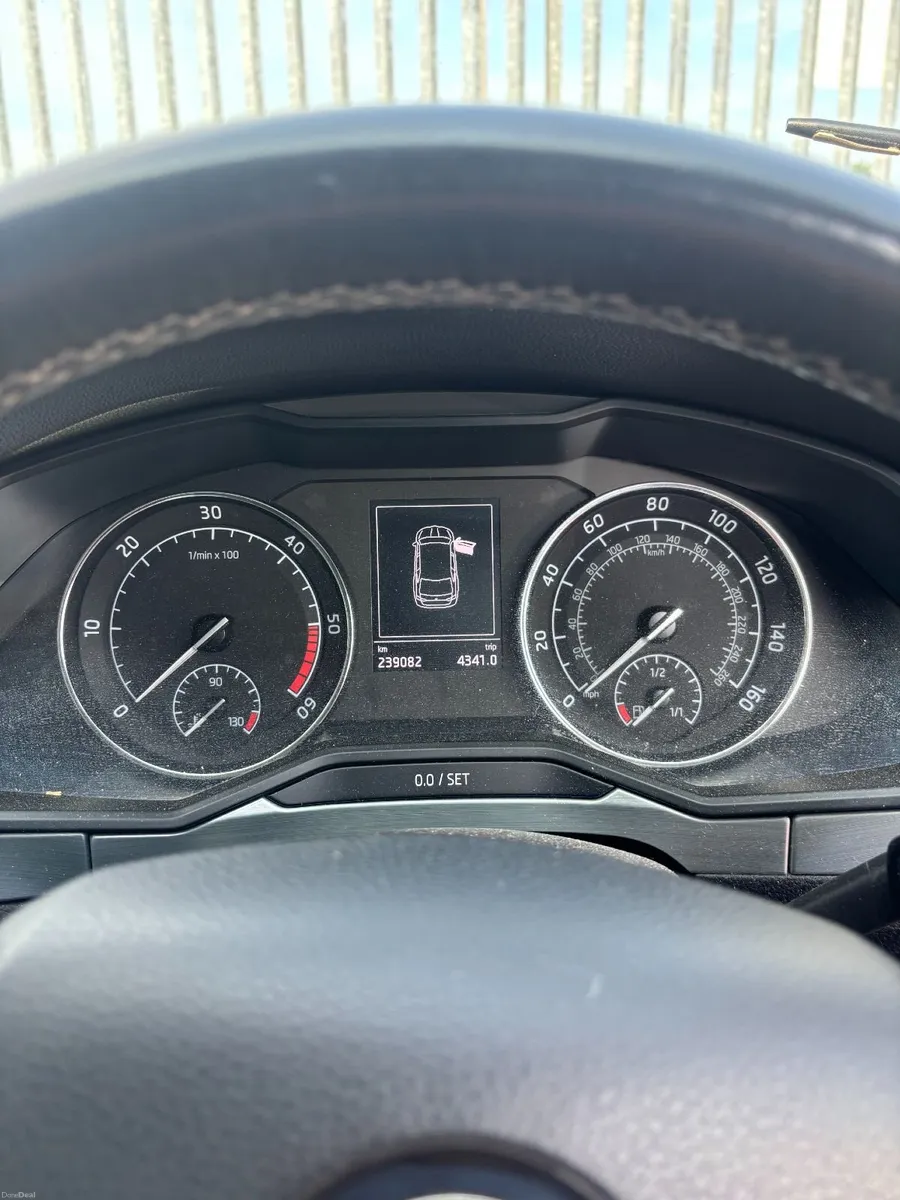 Skoda Superb Estate - Image 5