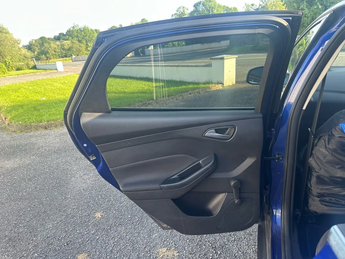 Ford Focus Zetec Model 2018 - Image 3