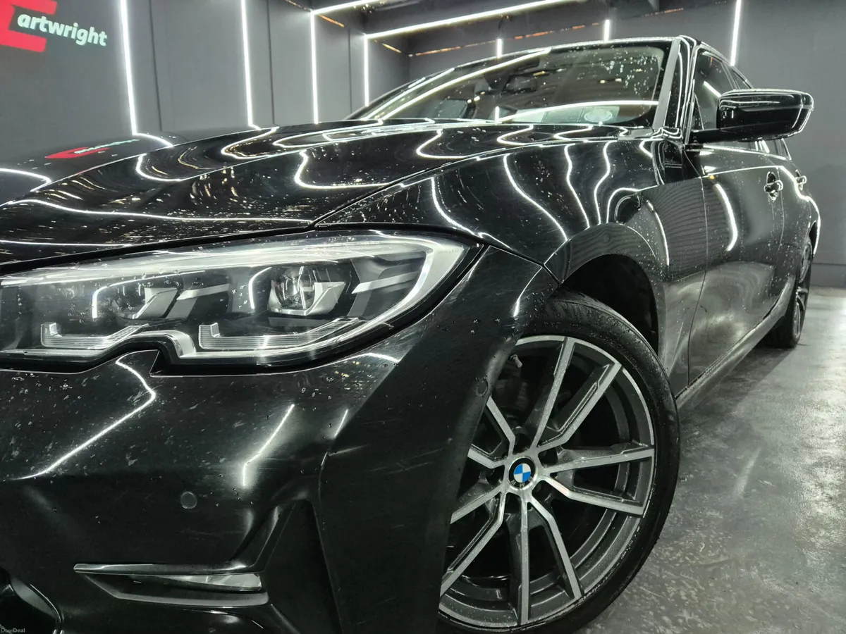 BMW 3-Series 2021 - Image 2
