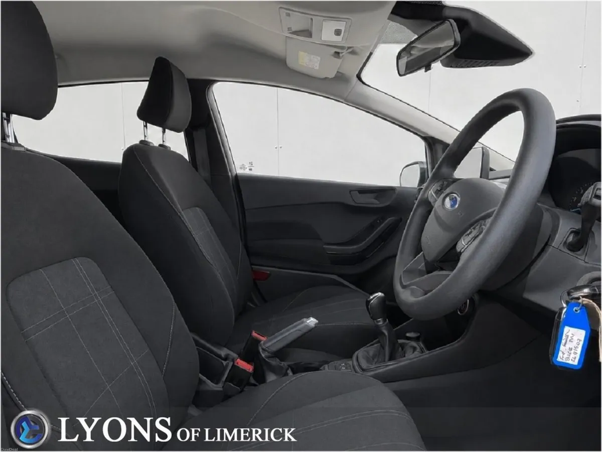 Ford Fiesta 1.1 75PS ZETEC - Image 3