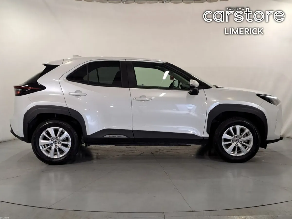 Toyota Yaris Cross HEV G Model - Image 2