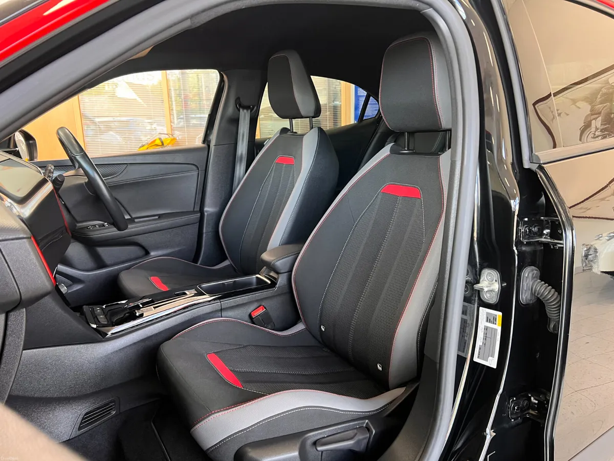 2025 AUTO E *VALUE ALERT* Next To New Massive Spec - Image 4