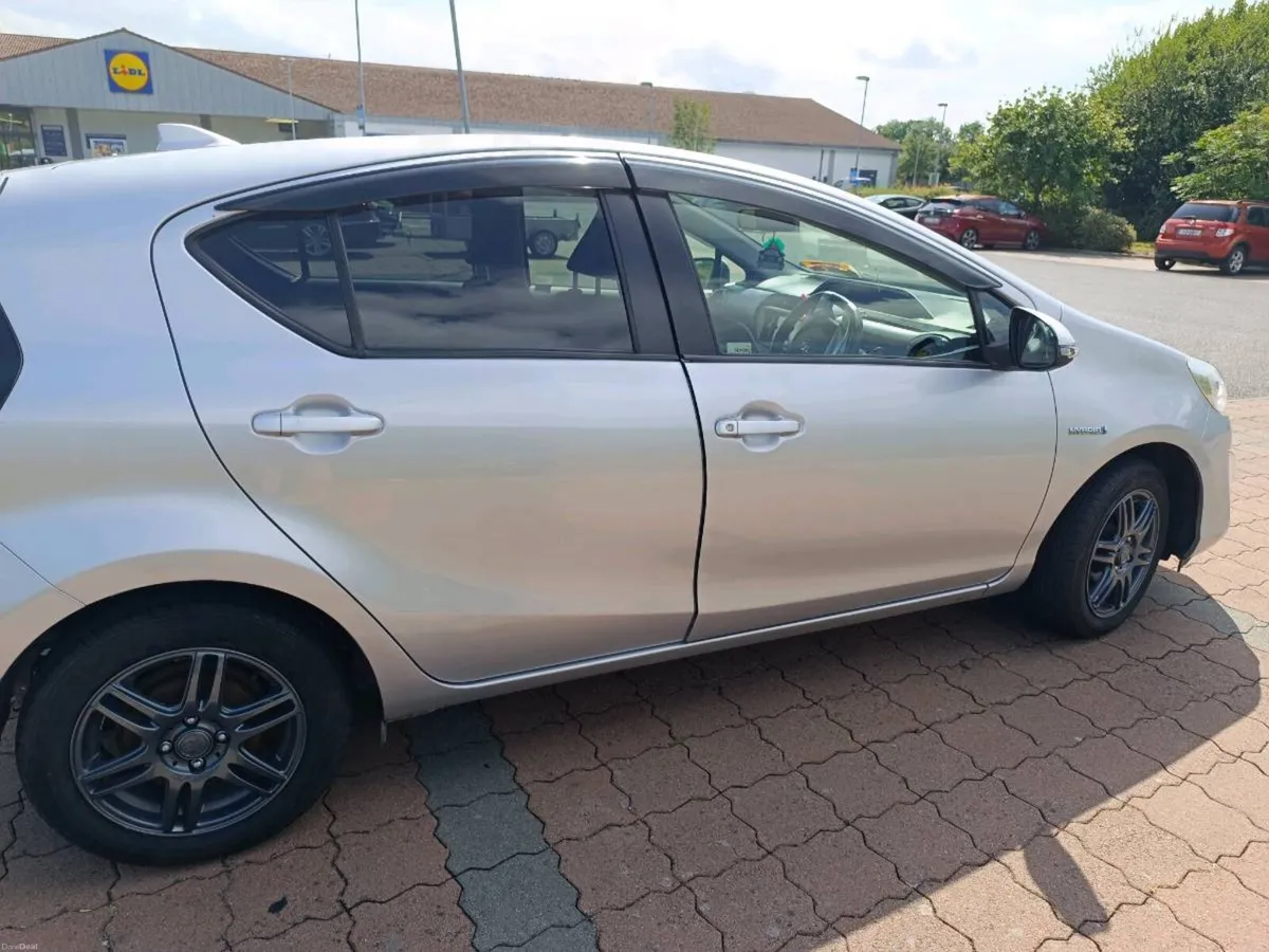 Toyota Aqua 2015 - Image 6