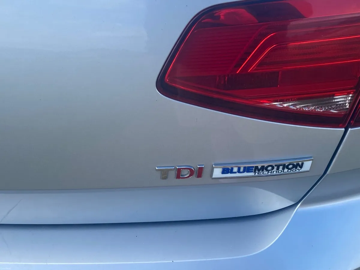 Volkswagen Passat 2015 - Image 3