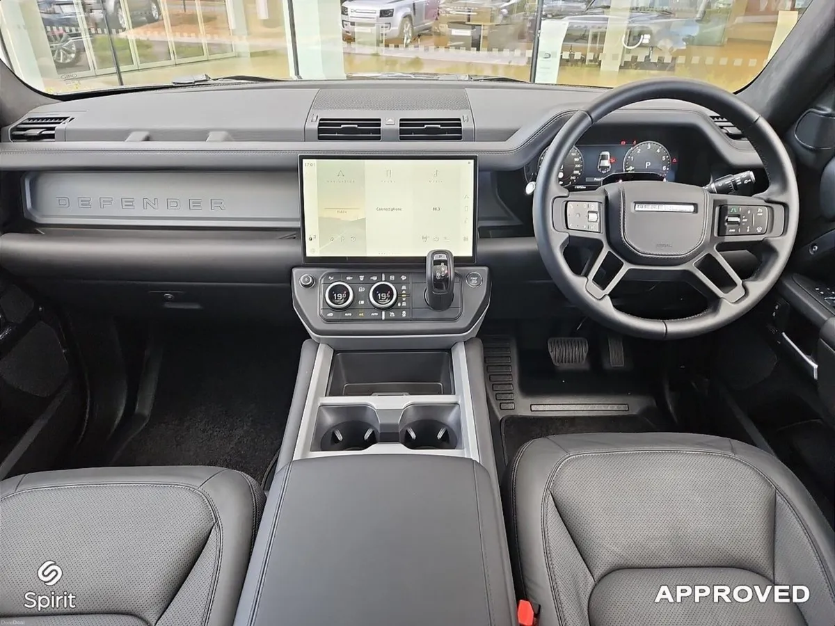 Land Rover Defender Defender 110 X-Dynamic HSE P30 - Image 4