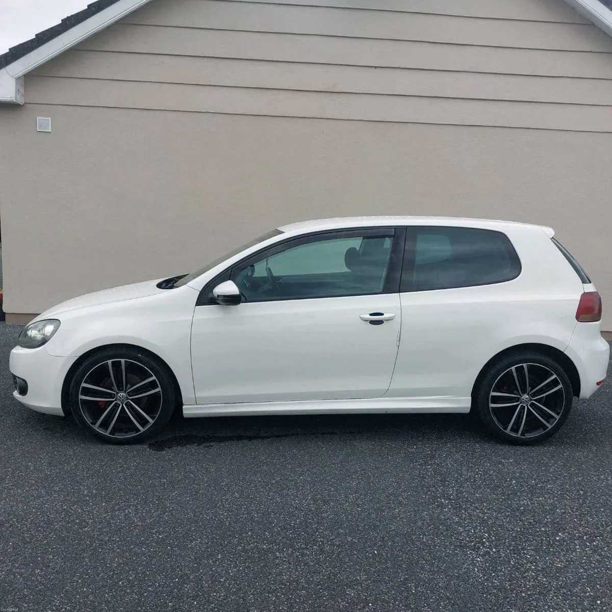 Car - Image 1