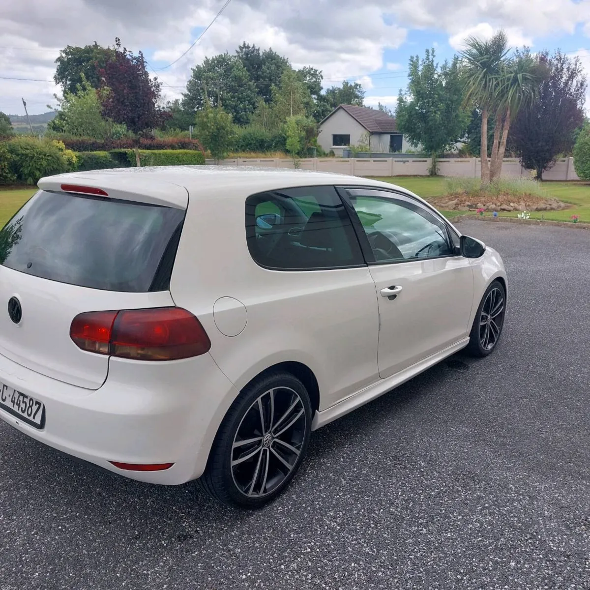 Car - Image 4