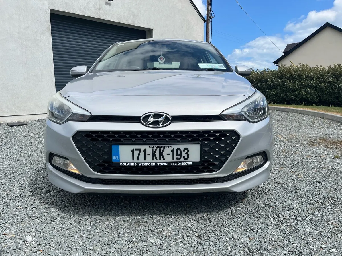 2017 Hyundai i20 (Full Hyundai service history) - Image 2