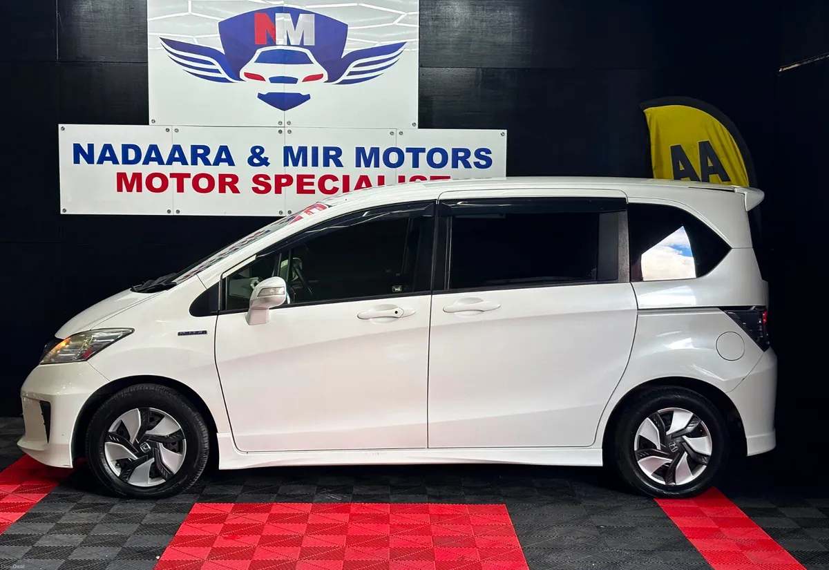 2014 Honda Freed 7 seater - Image 2