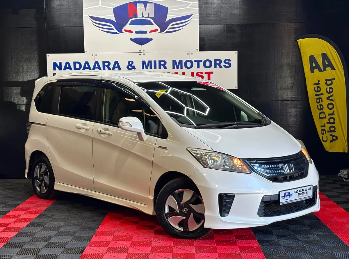 2014 Honda Freed 7 seater - Image 4