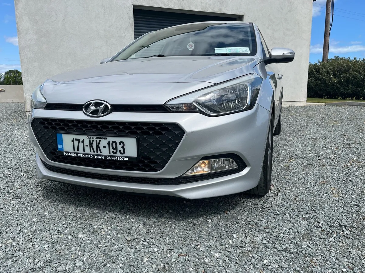 2017 Hyundai i20 (Full Hyundai service history) - Image 3