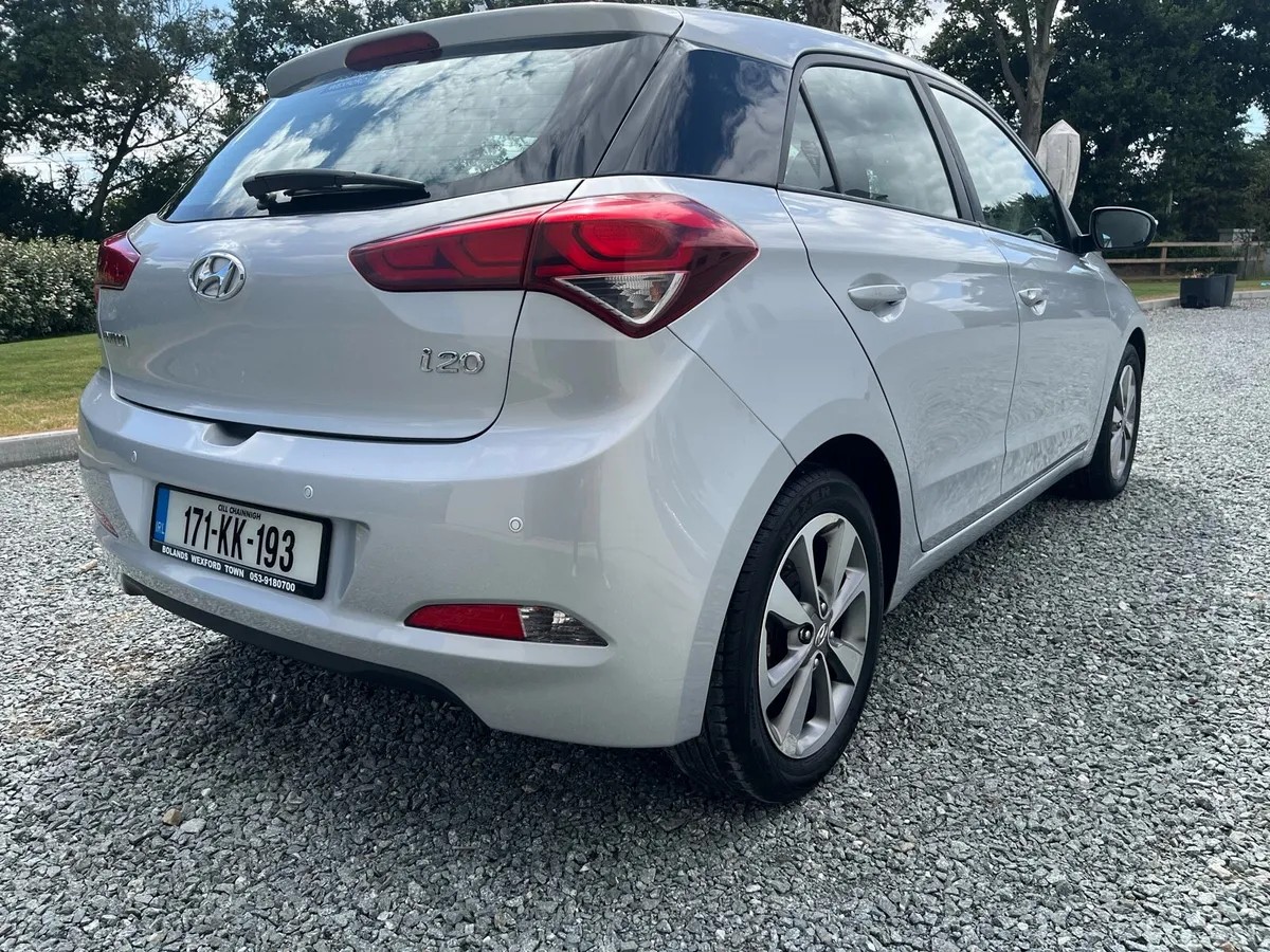 2017 Hyundai i20 (Full Hyundai service history) - Image 4