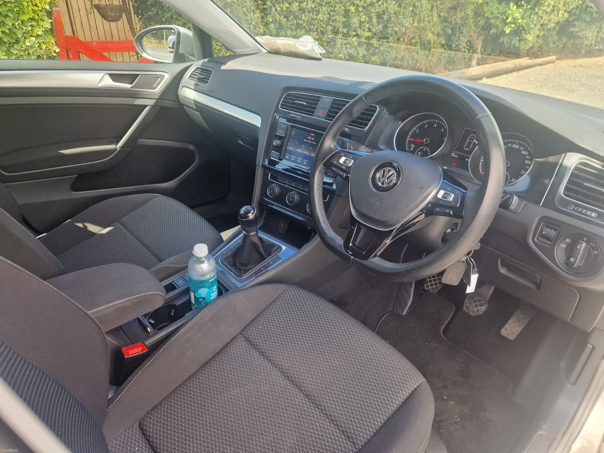 Volkswagen Golf TSI TRENDLINE 2017 - Image 6