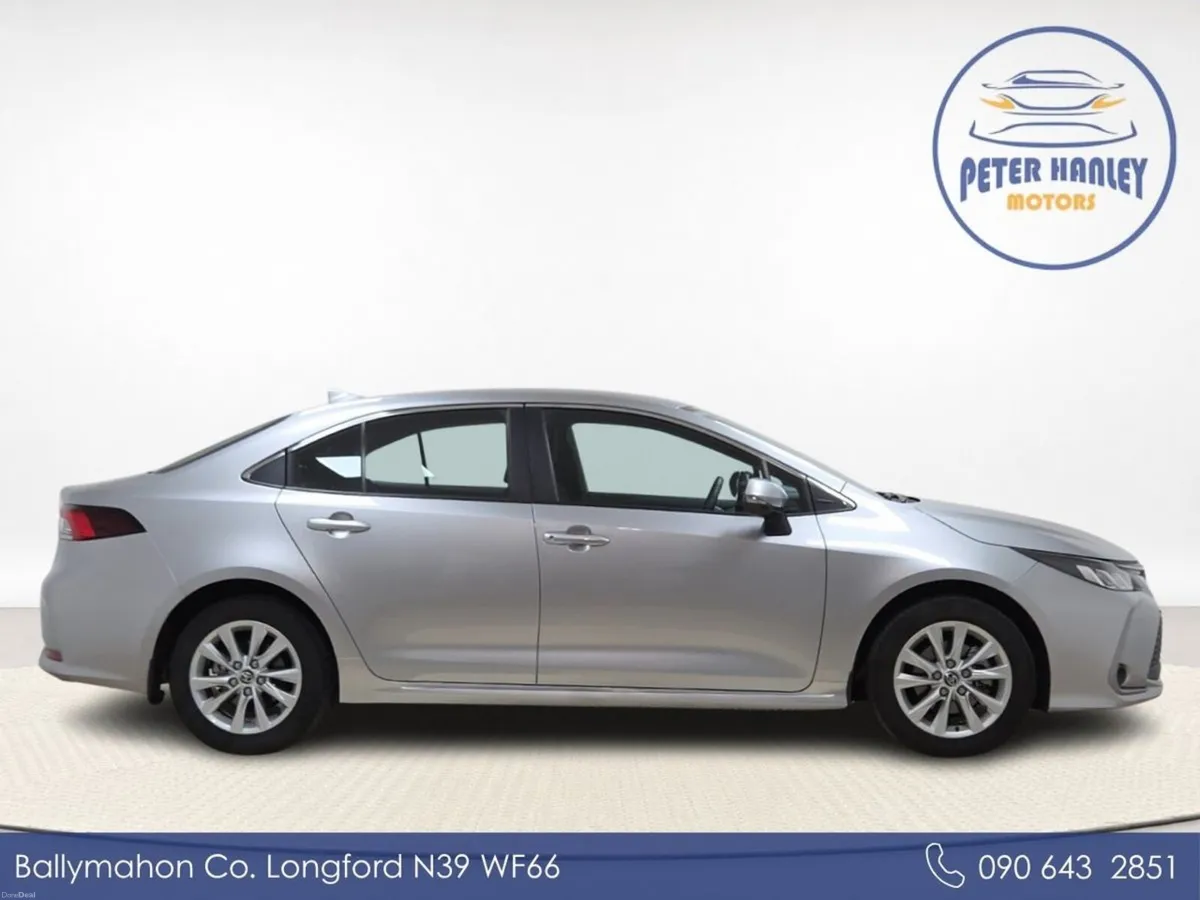 Toyota Corolla 1.8 Hybrid Luna Saloon - Image 4