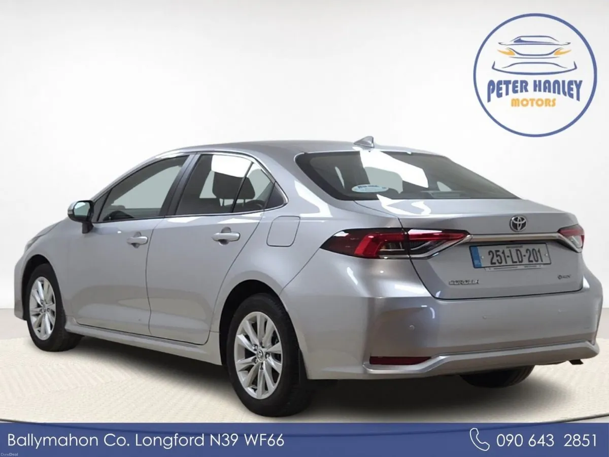 Toyota Corolla 1.8 Hybrid Luna Saloon - Image 5