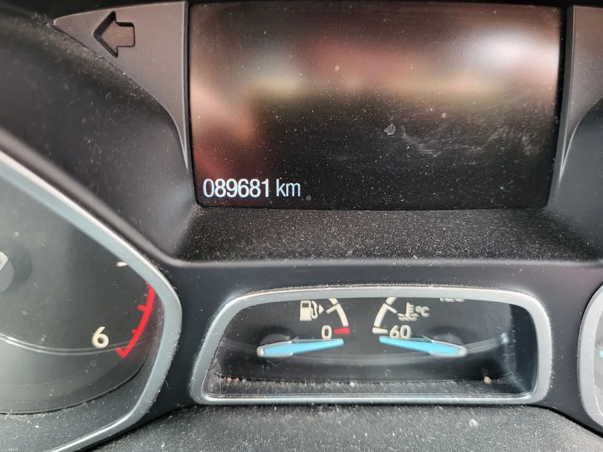 Ford Kuga 2018 Crew Cab. - Image 5