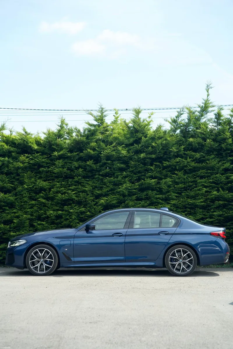 BMW 530e M Sport 2019 - Image 2