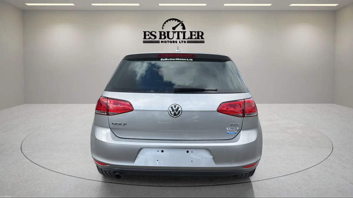 2017 VW Golf 1.2TSI AUTO ONLY 19,800 KMS AS NEW - Image 4