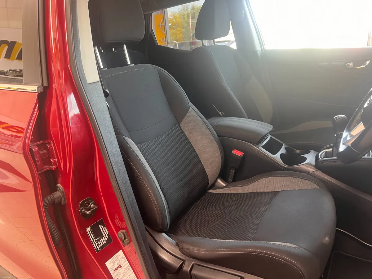 SV Superb Value Very High Spec Well Maintained Car - Image 3