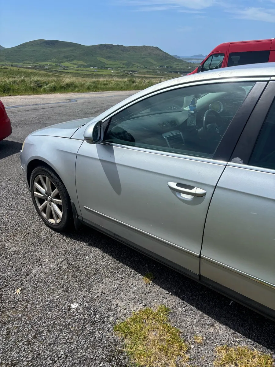 Volkswagen Passat - Image 3