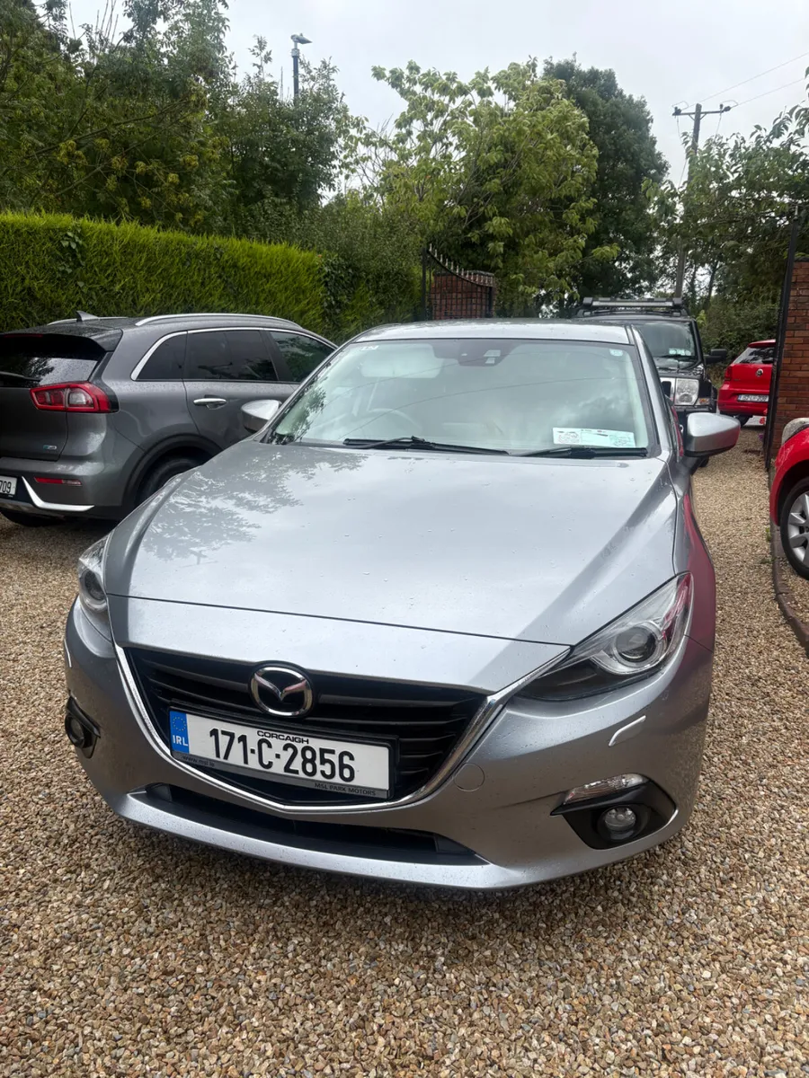 Mazda Mazda3 2017 , diesel - Image 2