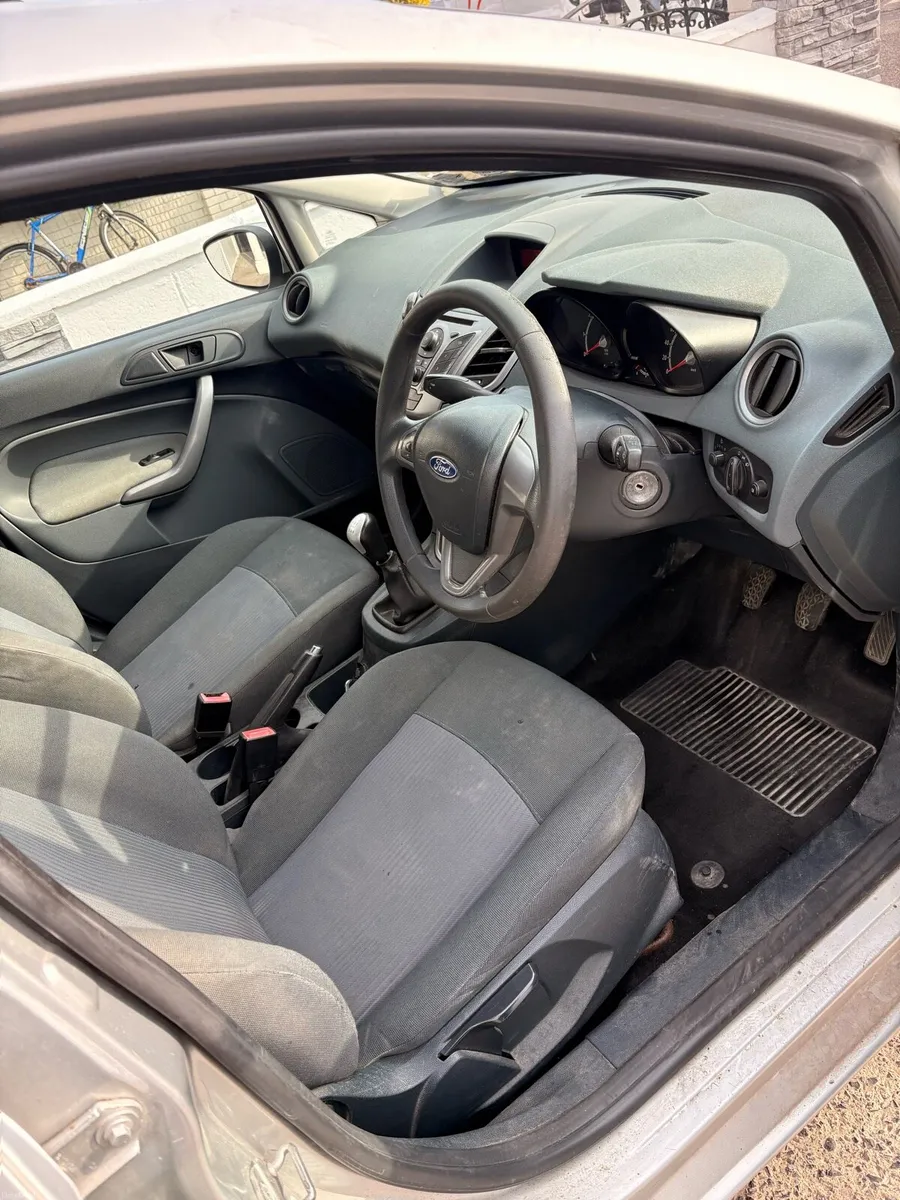 Ford fiesta - Image 3
