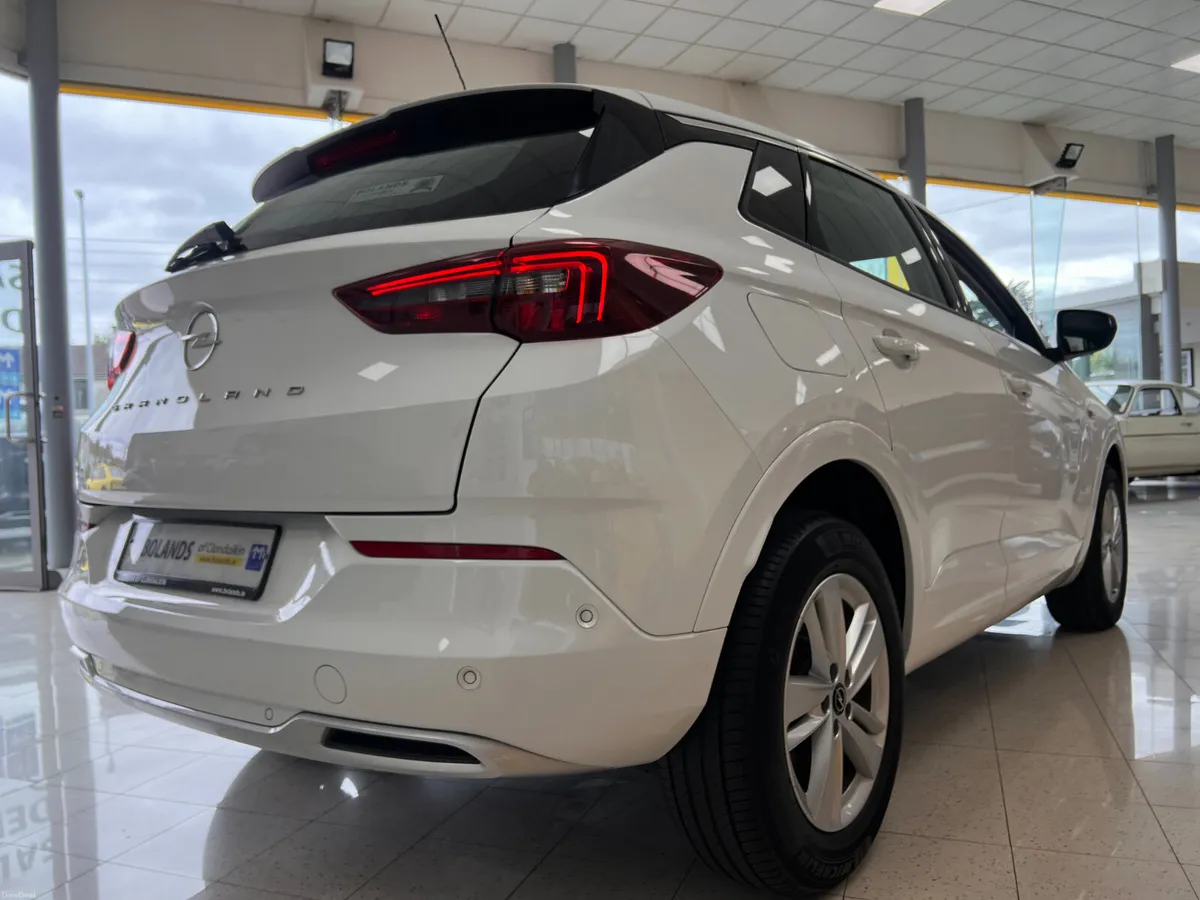 2024 18,000 Kms AUTO Diesel €28,950 As New - Image 2