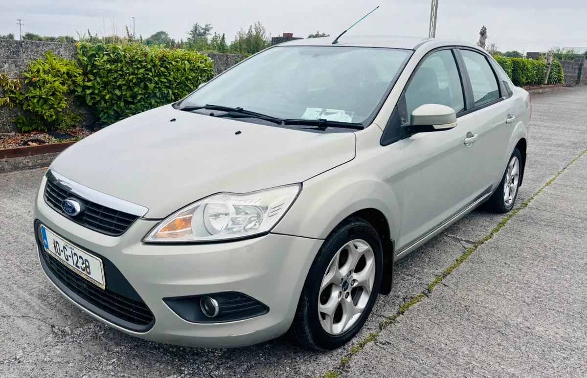 Ford Focus 2010 - Image 1