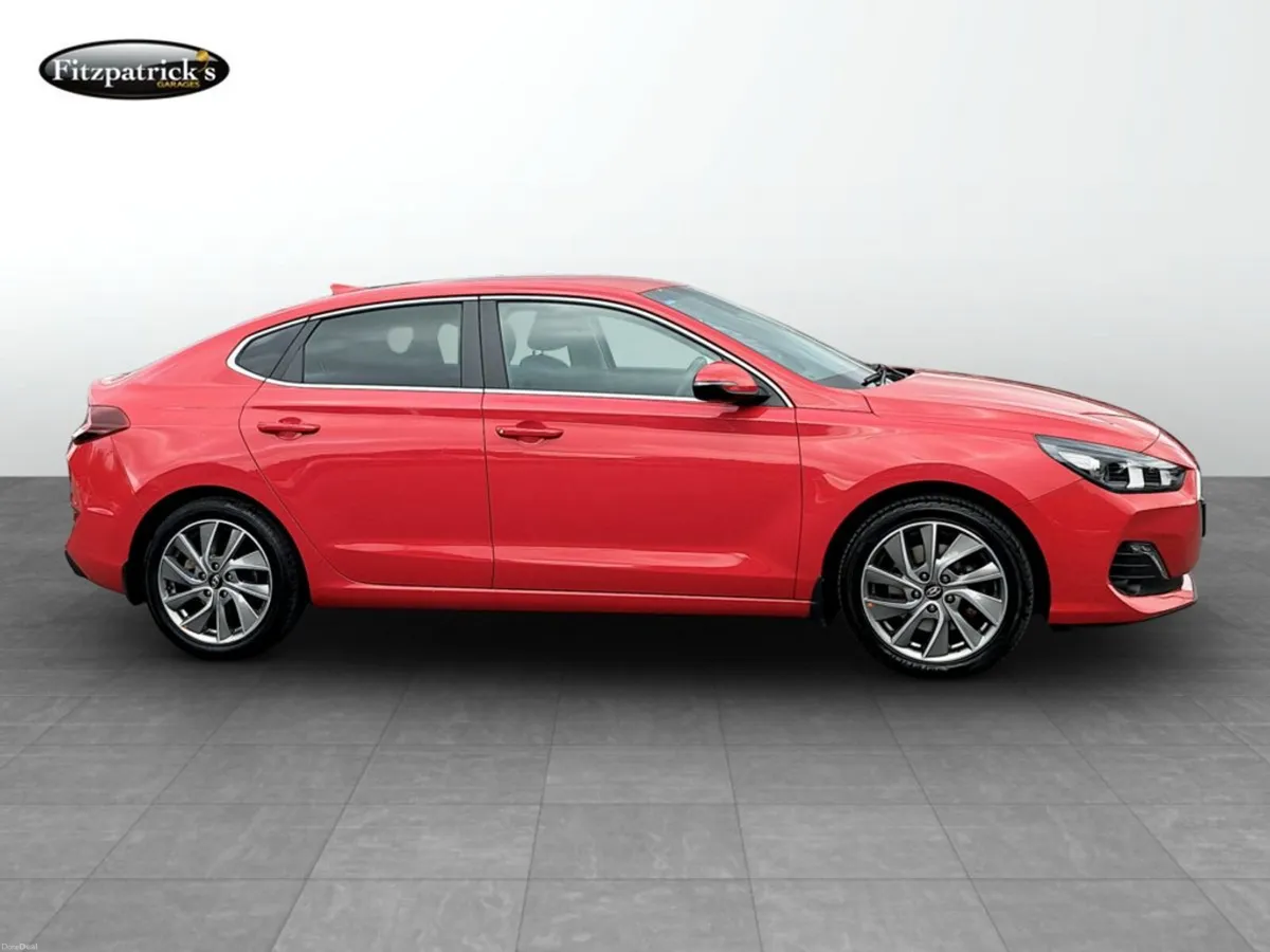 Hyundai i30 FastBack Saloon 1.0 Turbo Petrol 120 B - Image 2