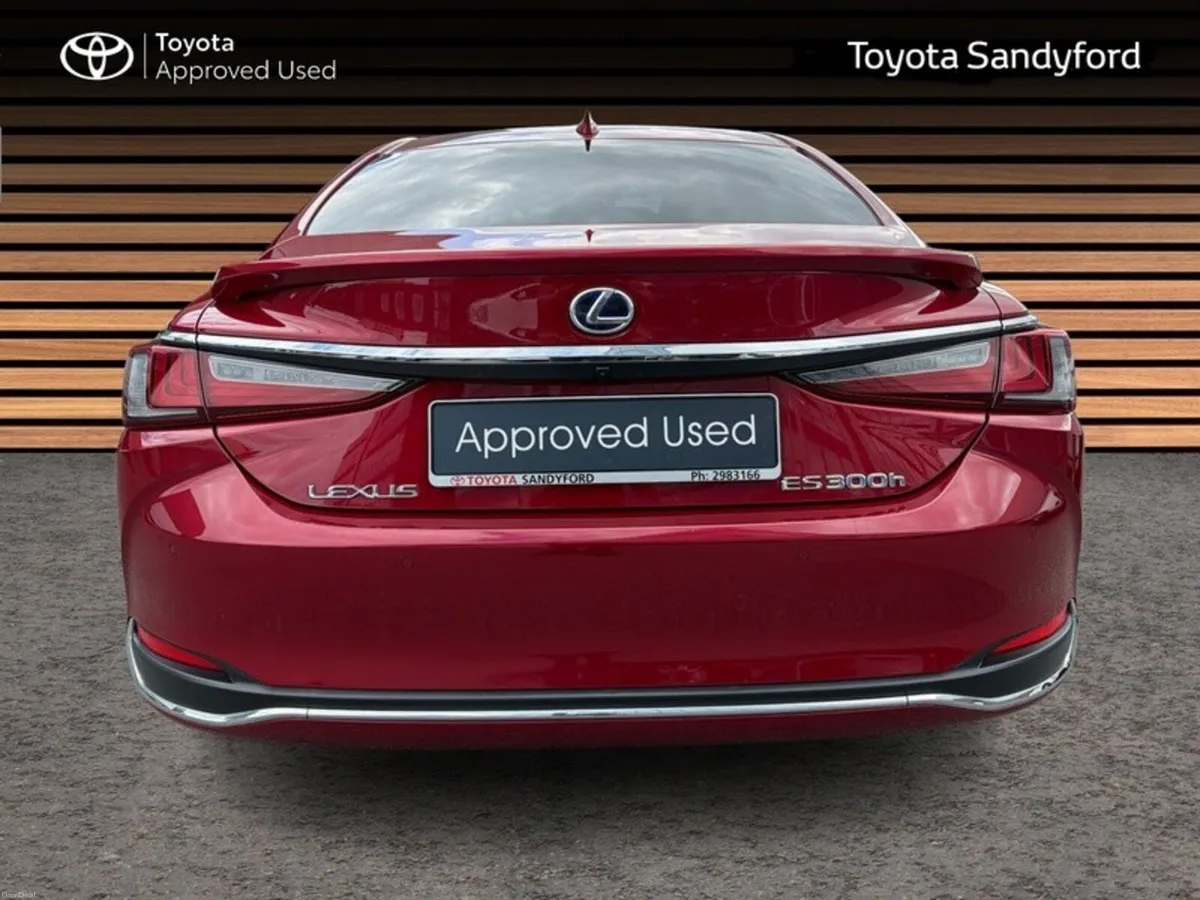 Lexus ES DYNAMIC HYBRID AUTOMATIC // FULL LEATHER - Image 4