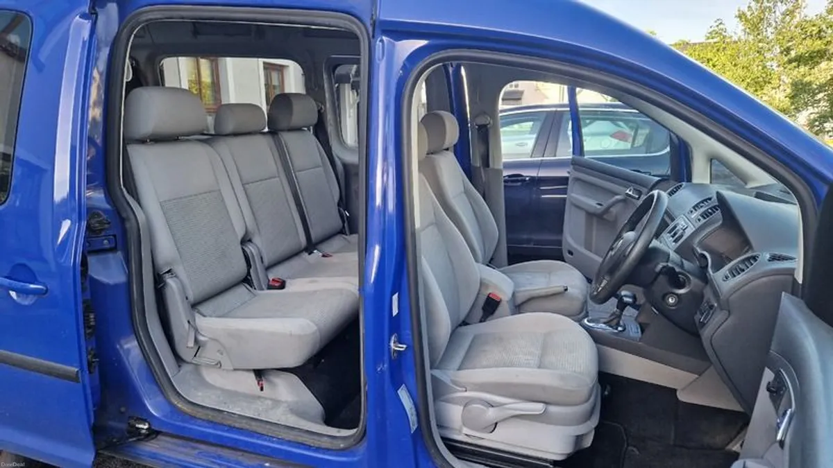 2010 Volkswagen Caddy Maxi Life - Image 4