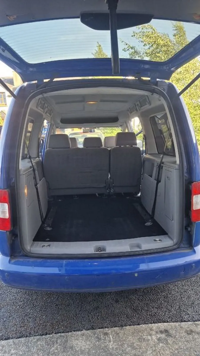 2010 Volkswagen Caddy Maxi Life - Image 2