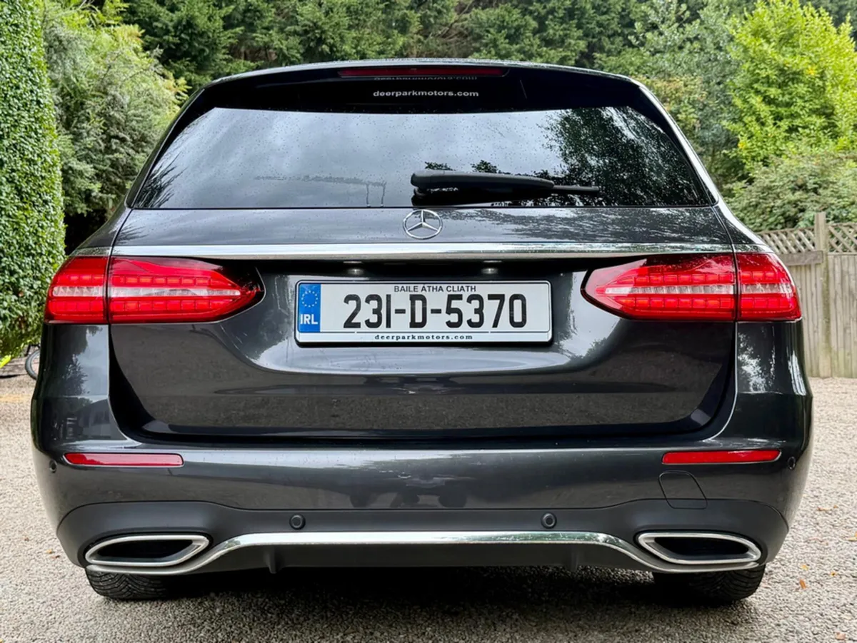 Mercedes-Benz E-Class E 220 D ESTATE AMG PREMIUM * - Image 6