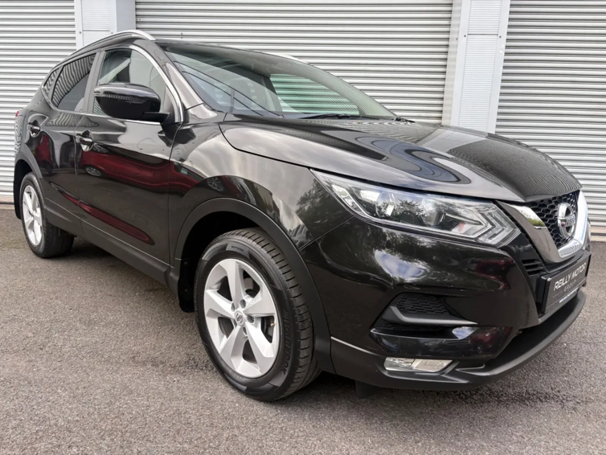 Nissan Qashqai 1.2 SV 18 4DR - Image 1