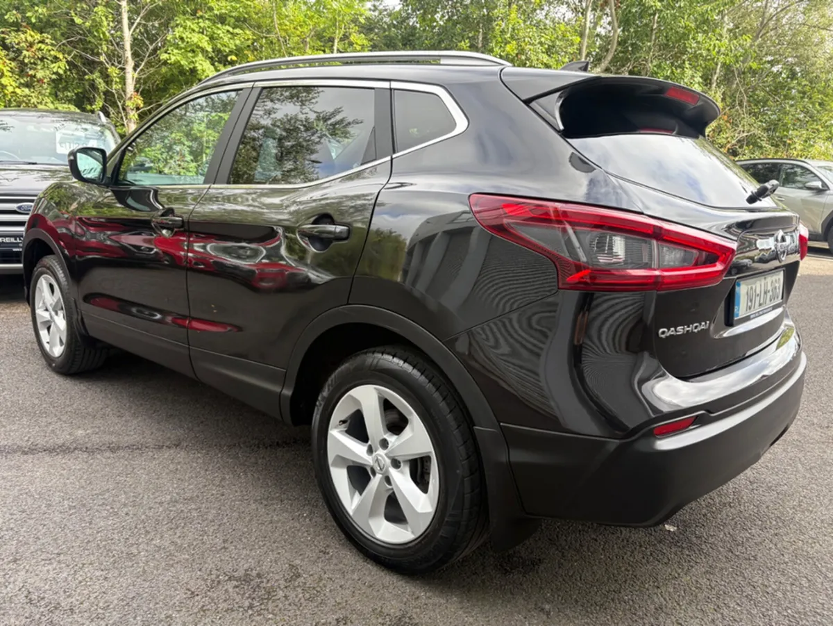 Nissan Qashqai 1.2 SV 18 4DR - Image 5