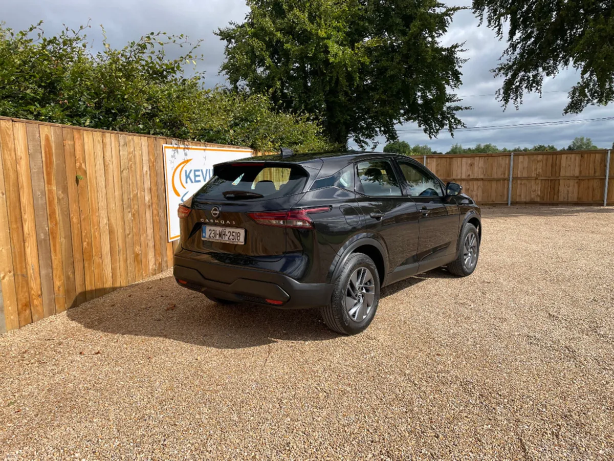Nissan Qashqai 1.3 SV MODEL SUV. - Image 5