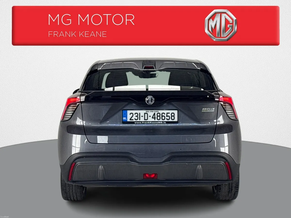 MG 4 LR EXCITE EV 203PS 5DR AUTO **FULL BLACK CLOT - Image 3