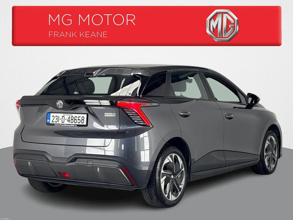 MG 4 LR EXCITE EV 203PS 5DR AUTO **FULL BLACK CLOT - Image 4