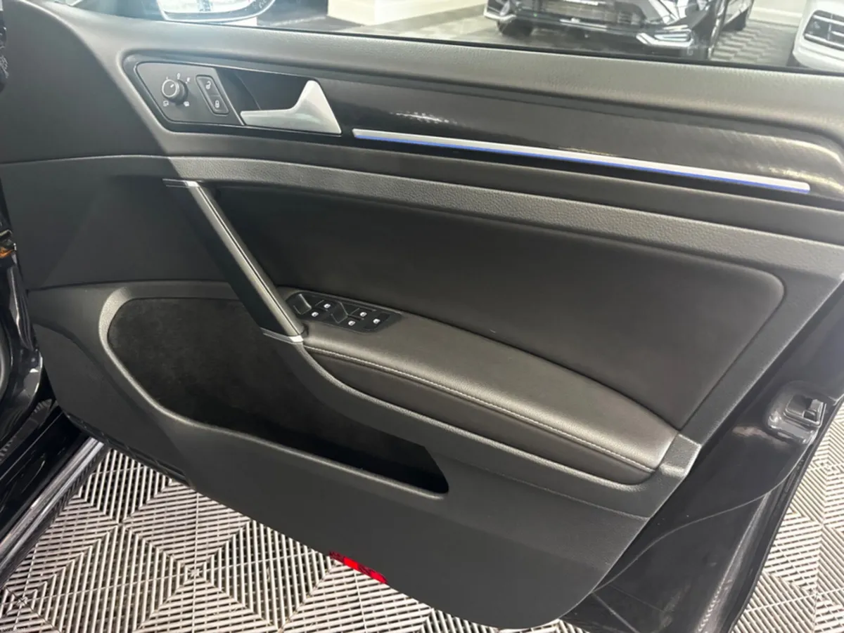 Volkswagen Golf ABA-AUCJXF 5DR AUTO - Image 6