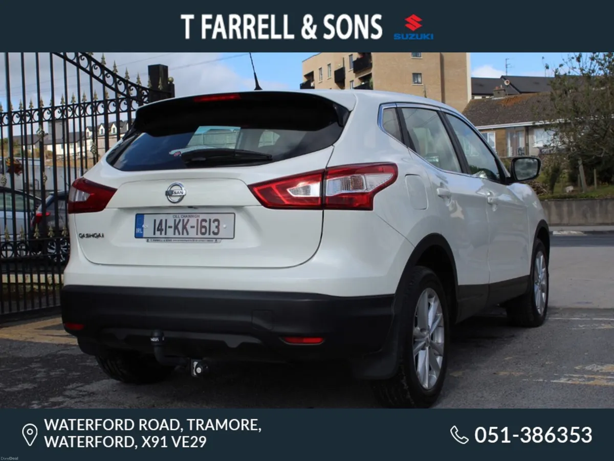 Nissan Qashqai 1.2 SV CONNECT 4DR - Image 2