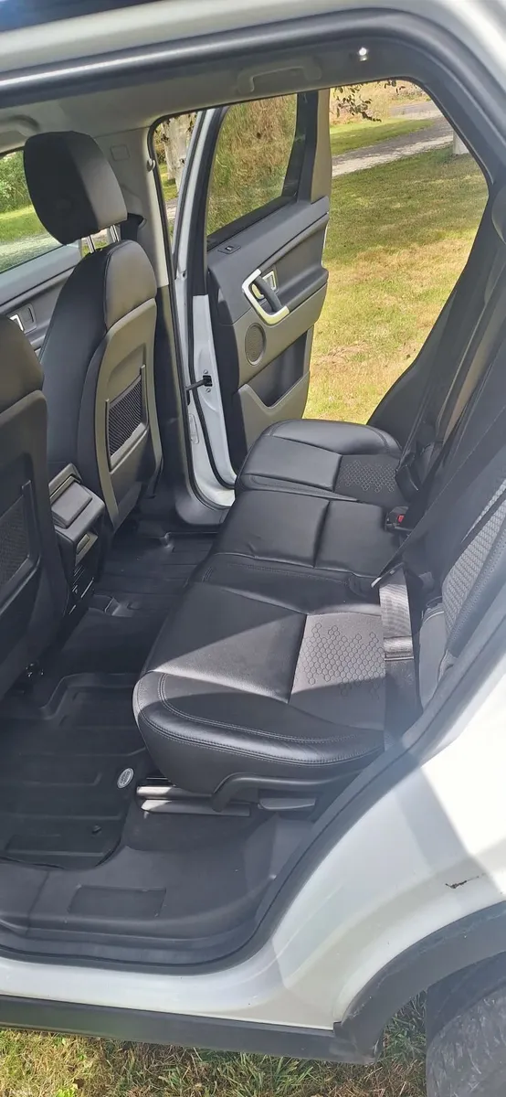 Land Rover Discovery Sport 2017 - Image 5