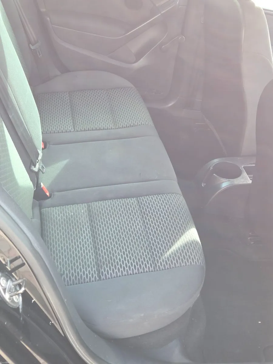 Volkswagen Golf 2011 - Image 3