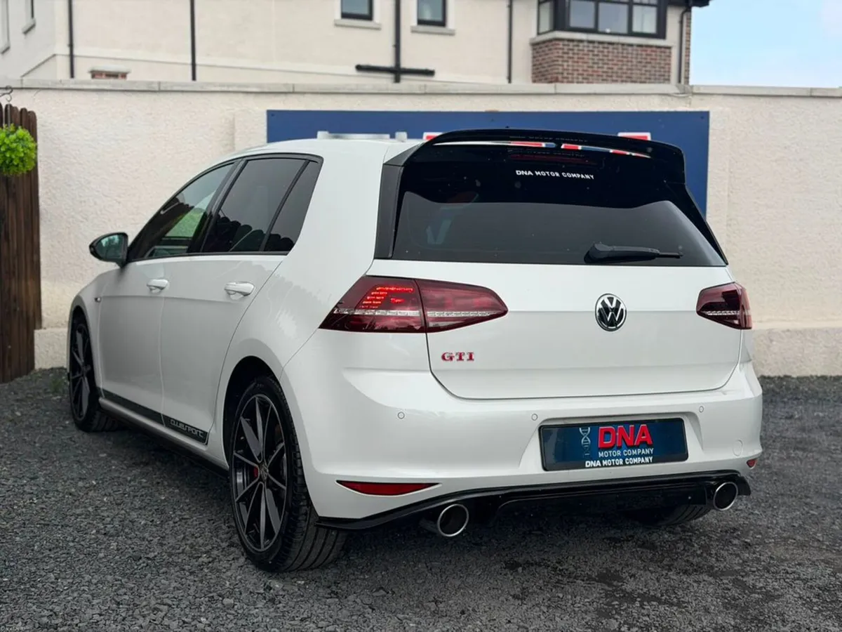 Volkswagen Golf GTI CLUBSPORT - 52KMS - Image 5
