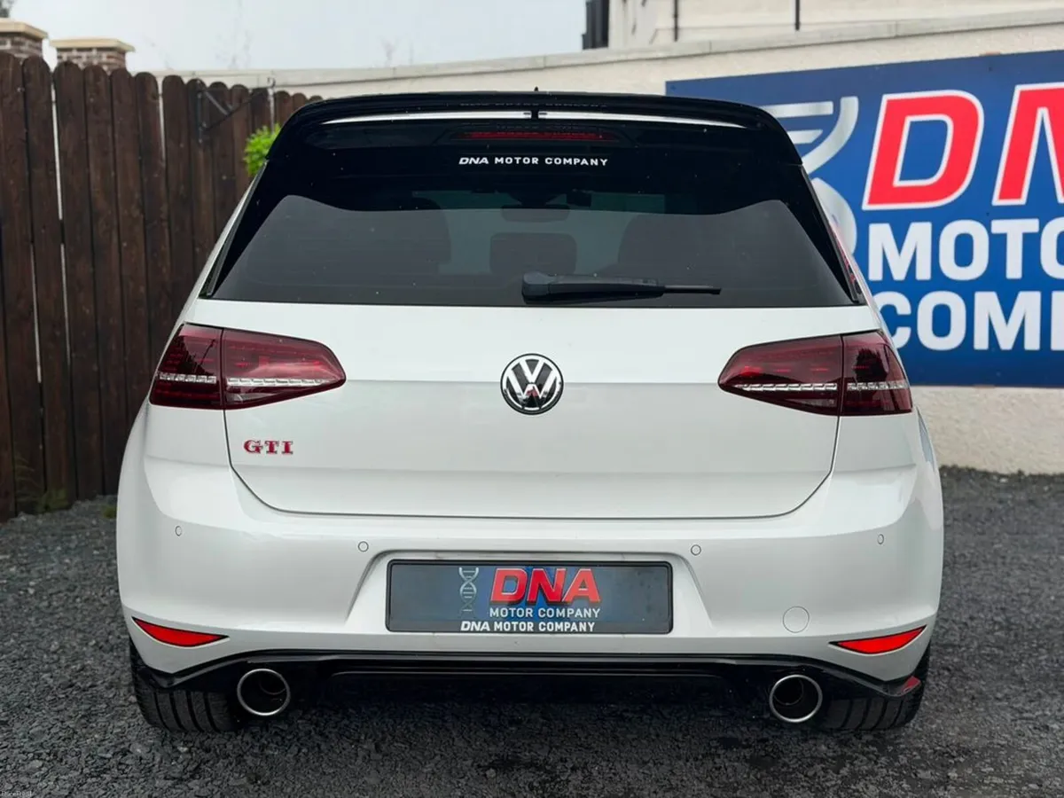 Volkswagen Golf GTI CLUBSPORT - 52KMS - Image 6